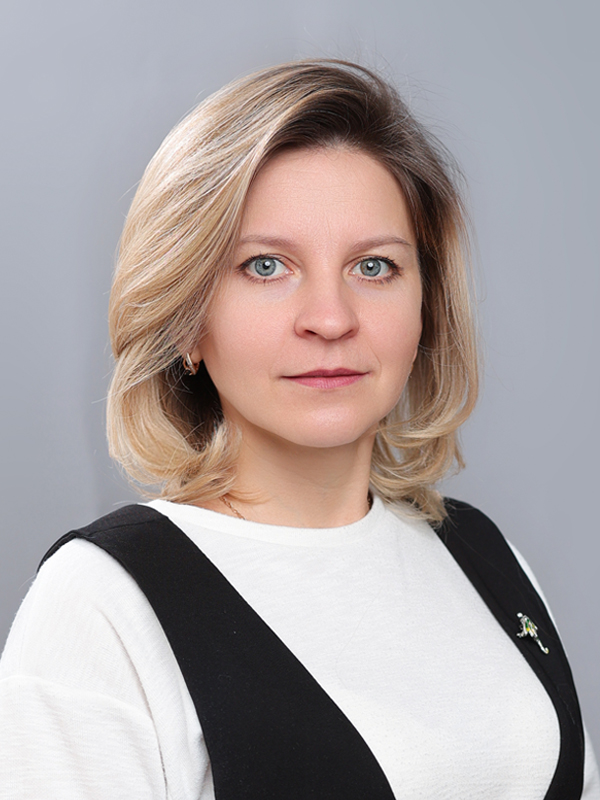 Воспитатель первой категории Лещенко Ольга Владимировна.